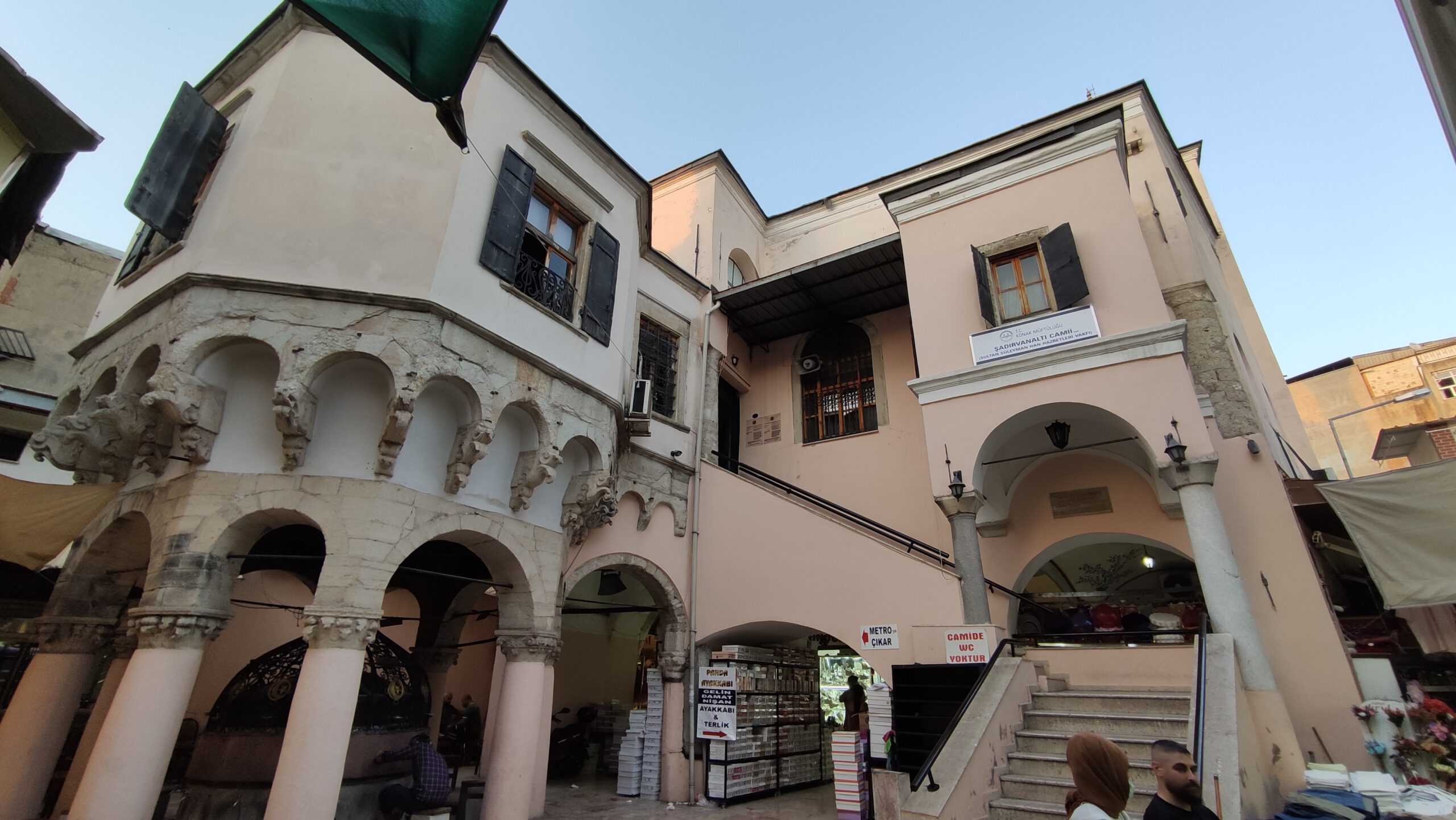 Şadırvanaltı Muvakkithanesi ve Şadırvanı